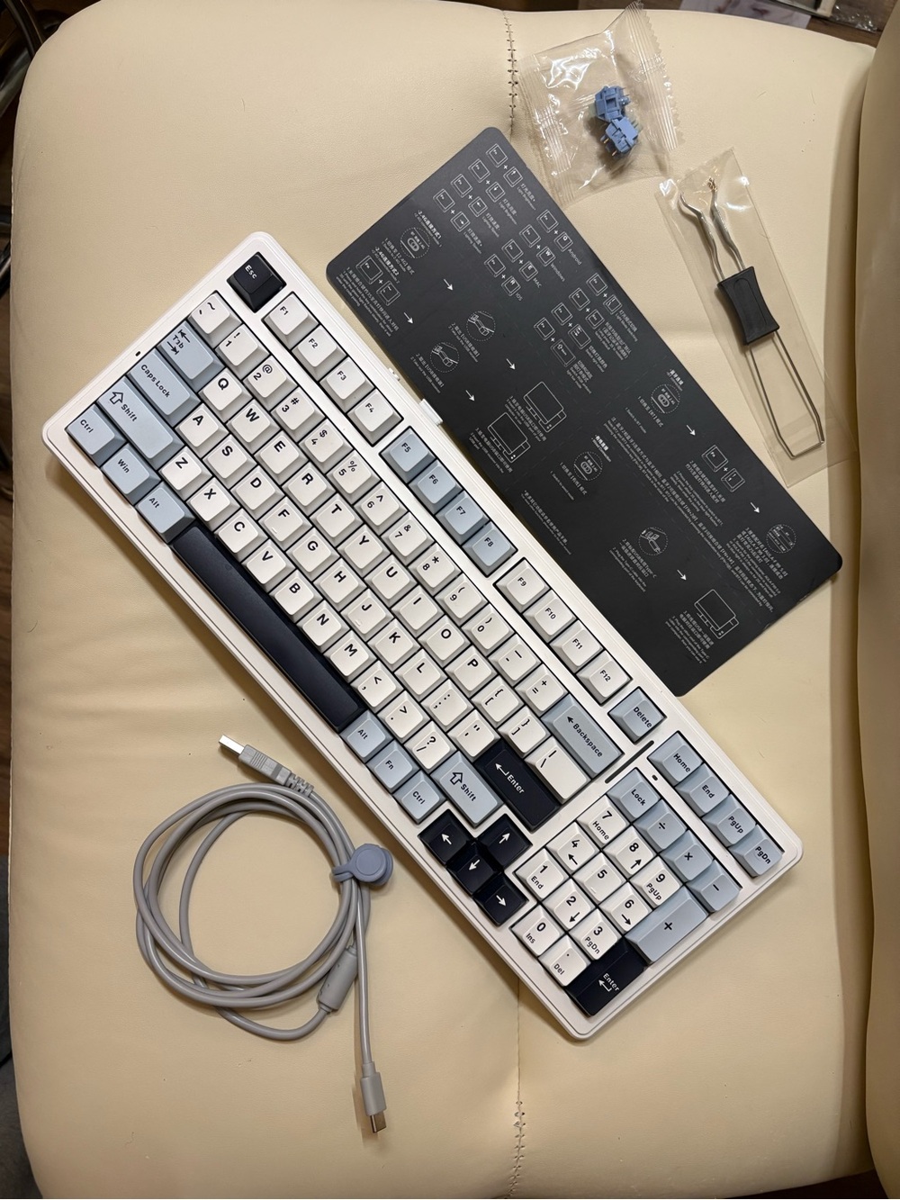 Wireless Mechanical Keyboard - White & Blue